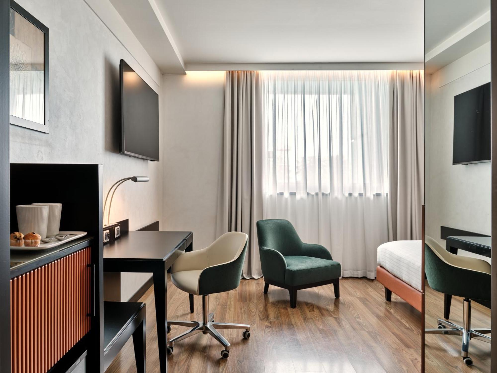 Crowne Plaza Milan - Malpensa Airport By Ihg Hotel 4*