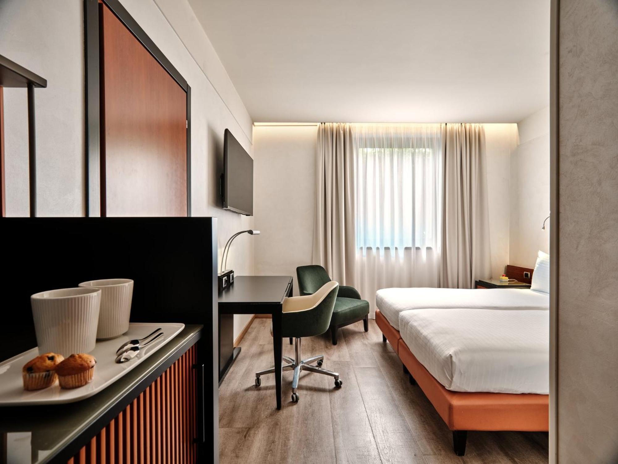 Crowne Plaza Milan - Malpensa Airport By Ihg 4* Case Nuove (Lombardy)